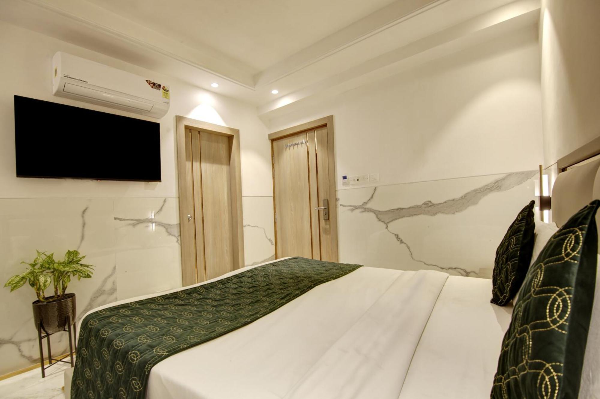 Hotel Transit International- Aerocity Delhi Airport Нью-Делі Екстер'єр фото