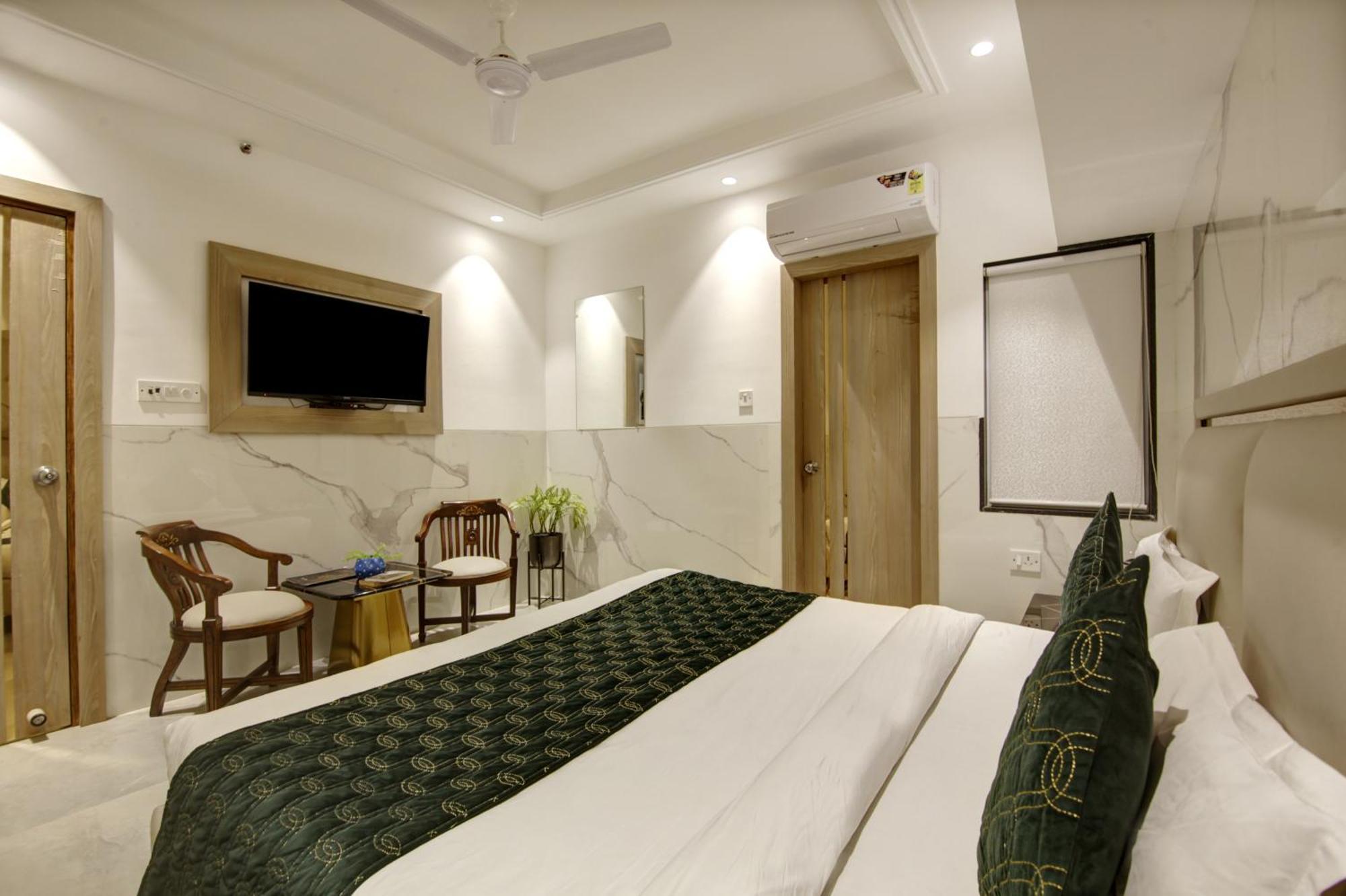 Hotel Transit International- Aerocity Delhi Airport Нью-Делі Екстер'єр фото