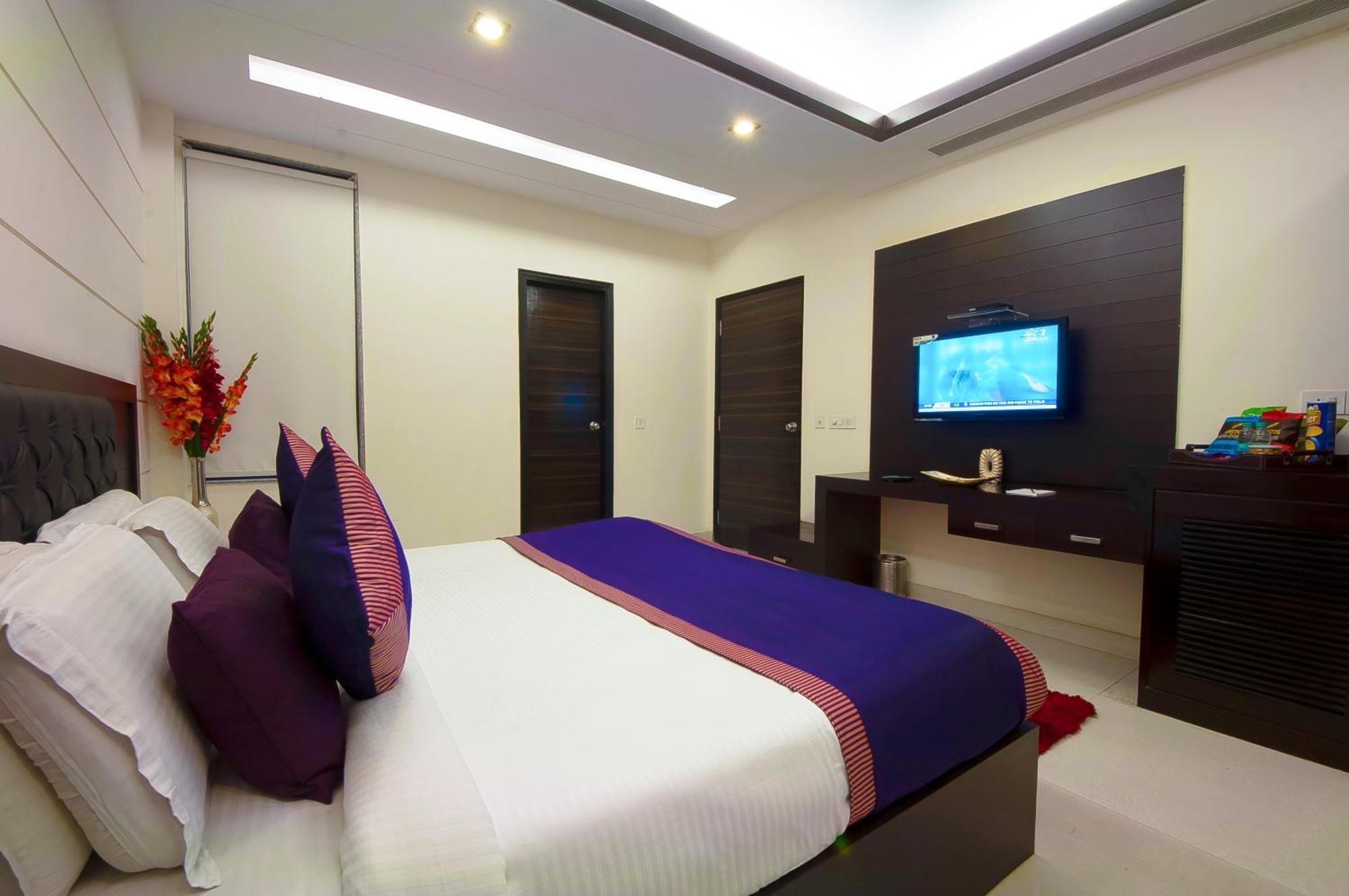 Hotel Transit International- Aerocity Delhi Airport Нью-Делі Екстер'єр фото
